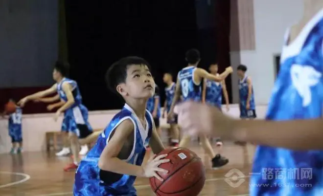 亚军球队的训练方案如何帮助你快速提升篮球技能_2